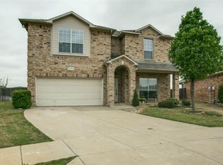 4005 Claymore Ln, Fort Worth, TX 76244