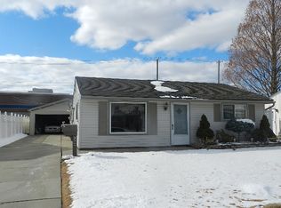 7368 Pine St, Taylor, MI 48180