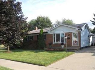 17024 Adolph St, Fraser, MI 48026