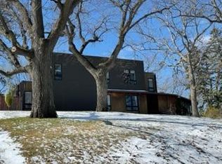 808 Meadow Ln S, Golden Valley, MN 55416