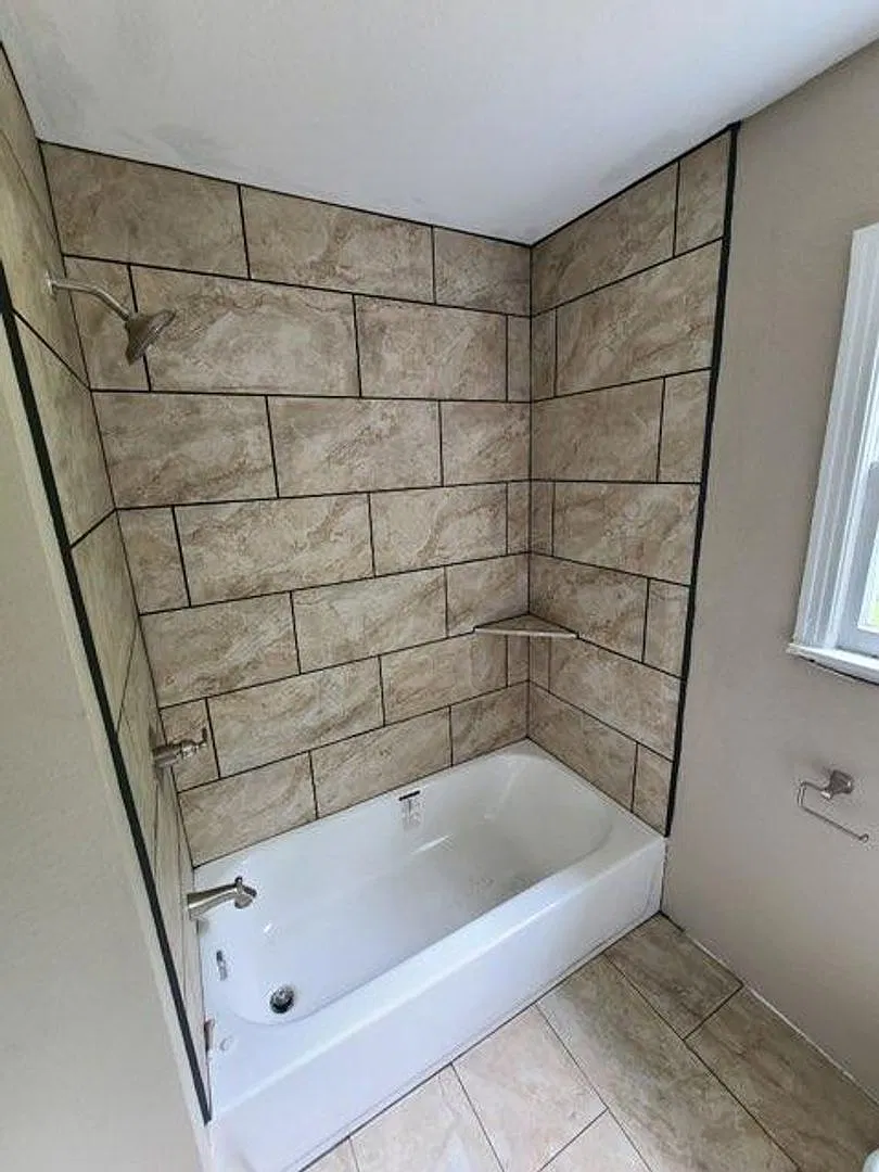 2 bedroom 1 bathroom house in Arlington Heights close to I-30 and Montgomery St. — Photo 3