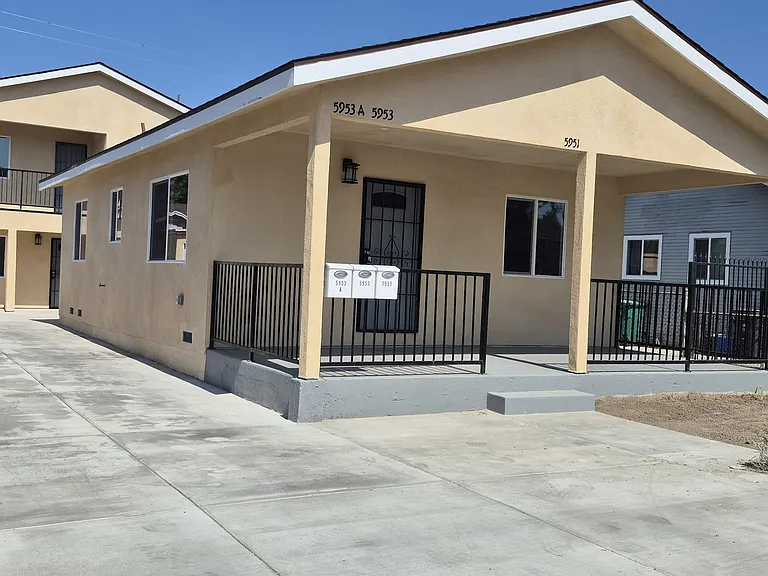 5951-5953-5953A Myrtle Ave #A — Photo 1