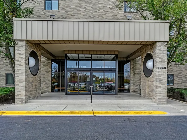 6340 Americana Dr APT 1114, Willowbrook, IL 60527