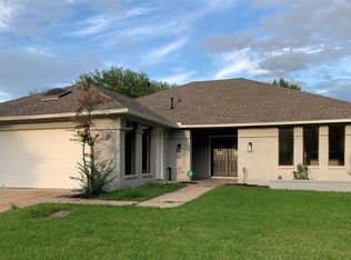 610 Woodlake Cir, Sugar Land, TX 77498