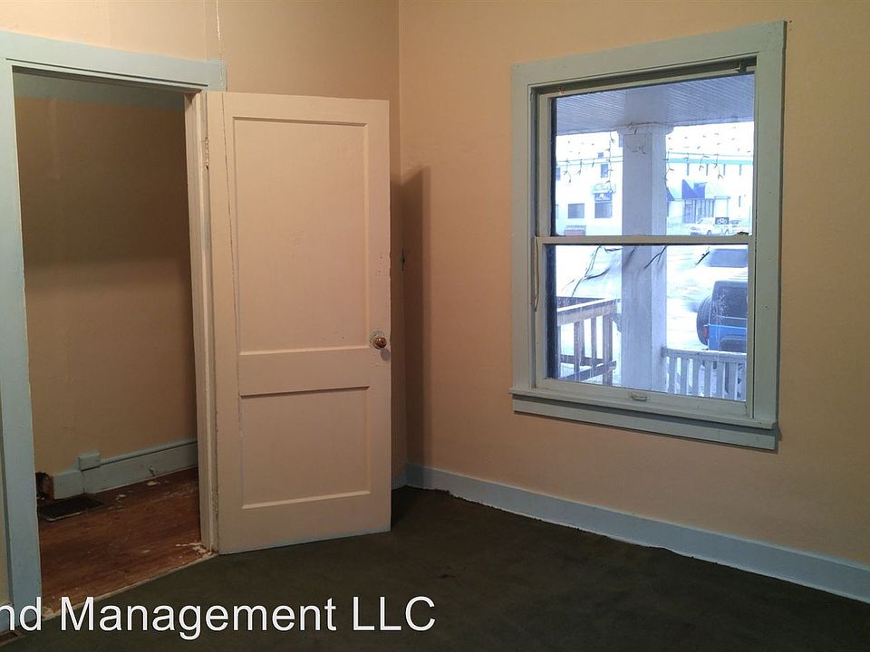 2nd image of 124 N 22nd St