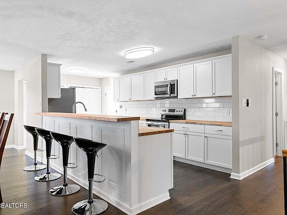 5th image of 104 Macon Ln