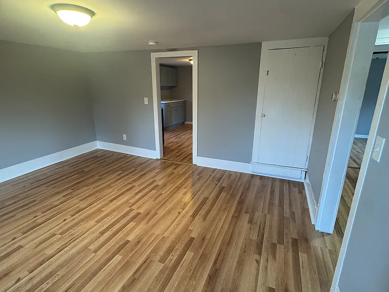 27 Elizabeth St #2 — Photo 4