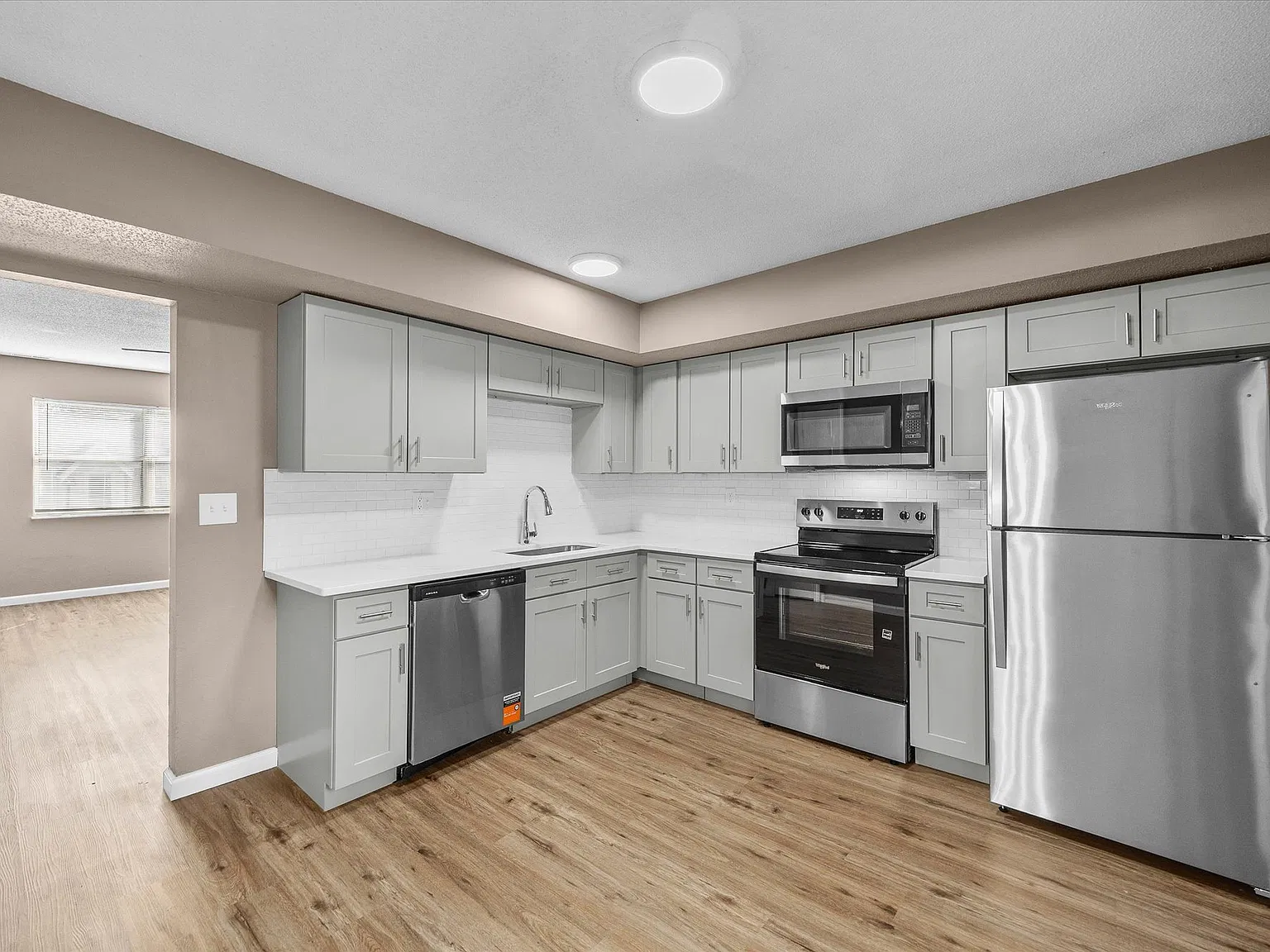3 bed, 1.5 bath, $1,595 — Photo 2