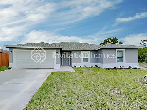 2085 SE Crystal Mist St Photo 1