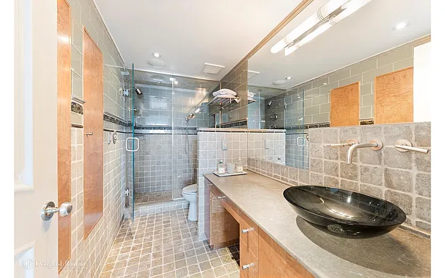 Sold by Douglas Elliman | media 8