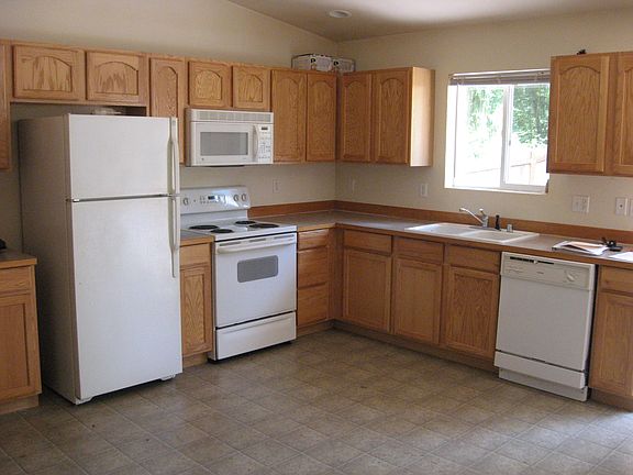 2nd image of 1825 197th Ave SW