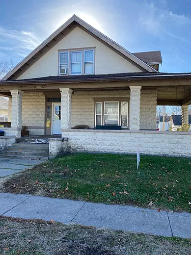 620 E Jefferson St Photo 1