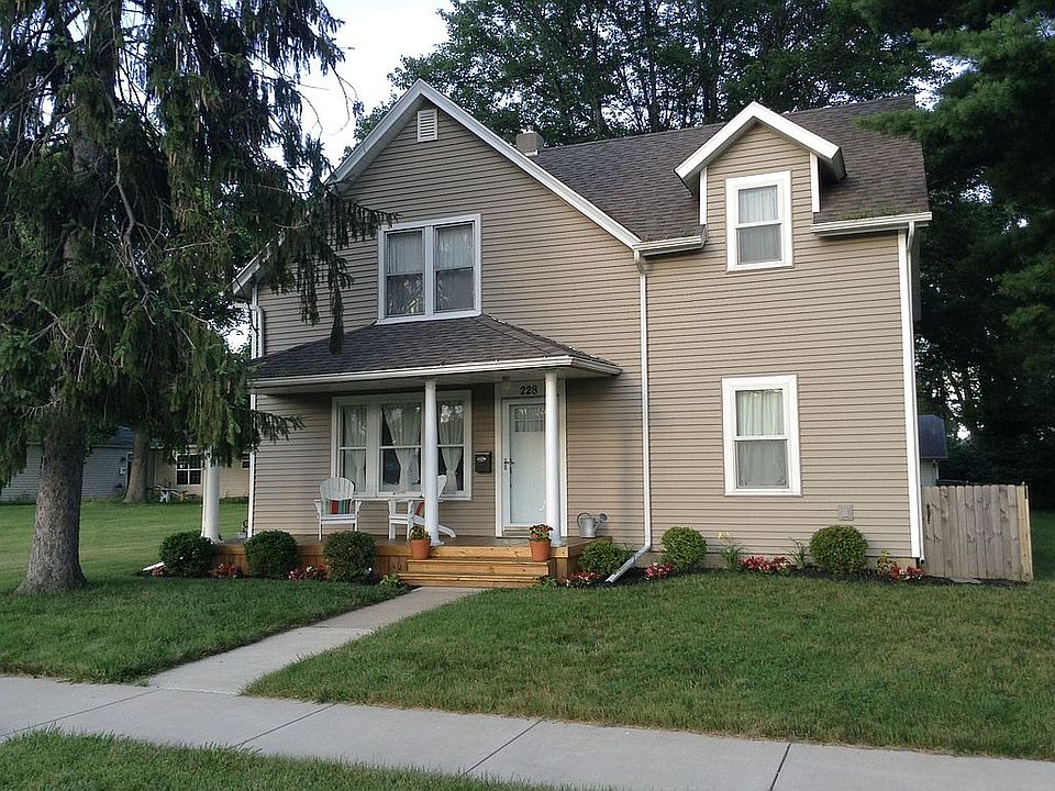 1st image of 228 N Coquillard Dr