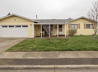 711 Hermosa Dr, Central Pt, OR