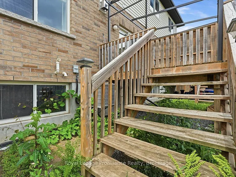 16 Ledgerock Ct — Photo 34