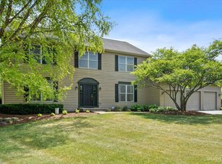 221 Salem Ct, Dundee, IL 60118