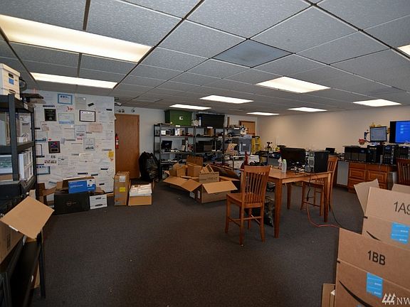 5th image of 690 SE Pioneer Way Ste 202