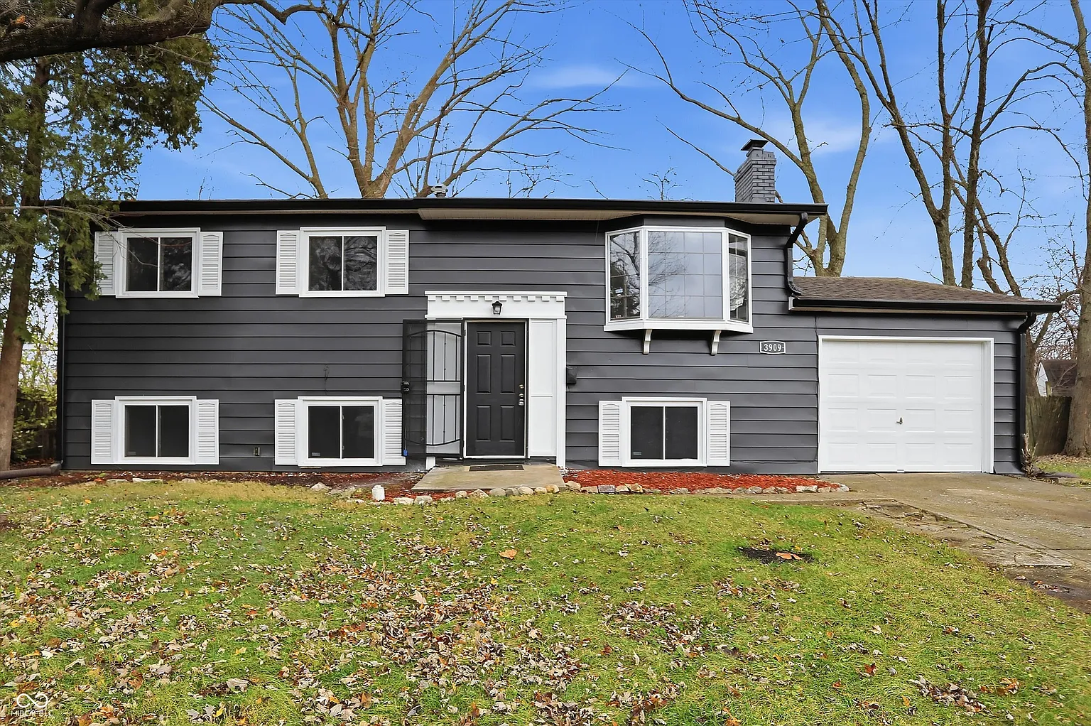 3909 Richelieu Ct photo 1