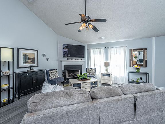 3rd image of 5015 Holdsworth Dr