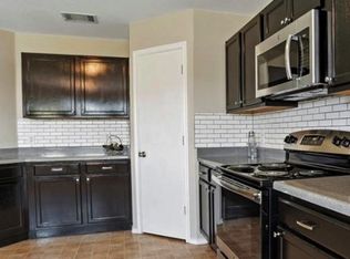 325 Brown St, Hutto, TX 78634