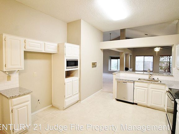 4th image of 1107 San Miguel Dr