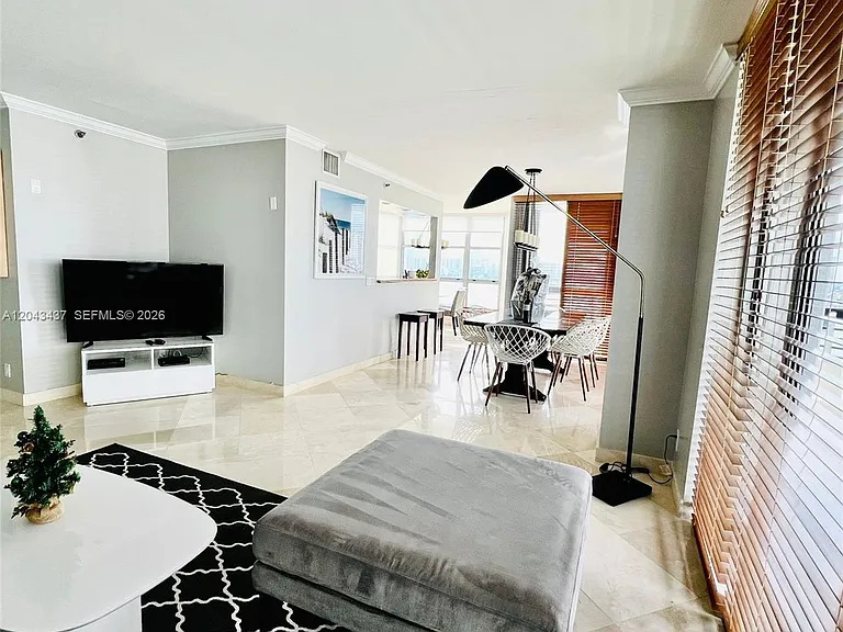 3600 Mystic Pointe Dr #1401 — Photo 7