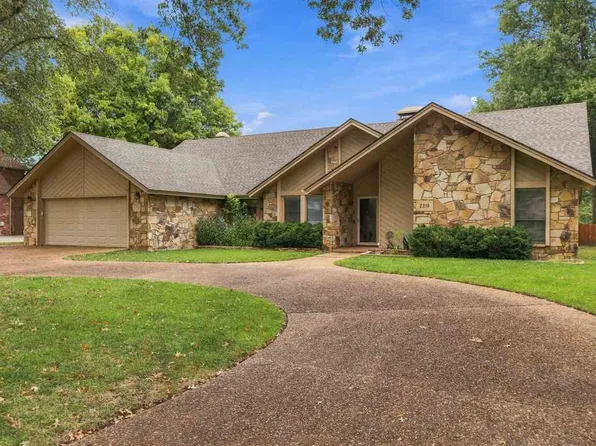 2210 Kyme Dr, Ponca City, OK 74604