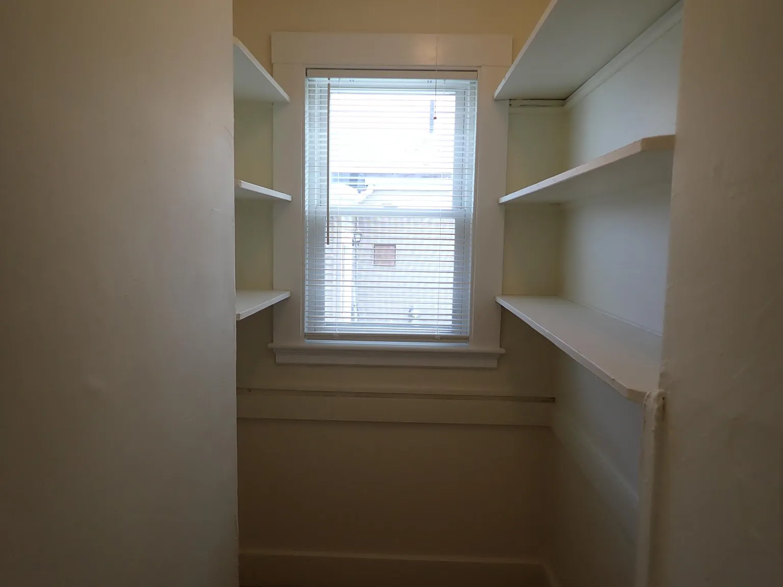 1 bed, 850 sqft, $2,200 — Photo 4
