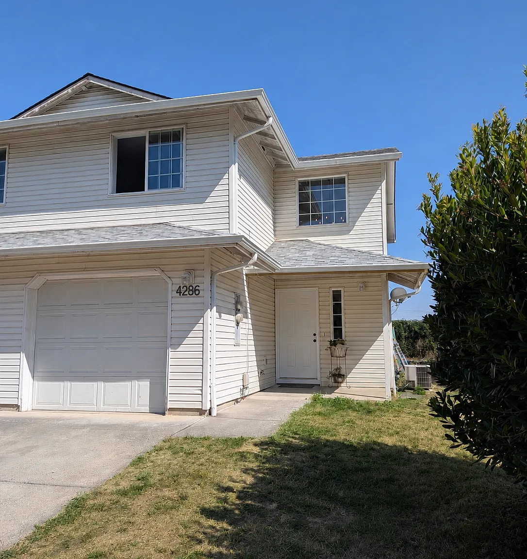 3 bed, 1.5 bath, 1100 sqft, $2,450 — Photo 1