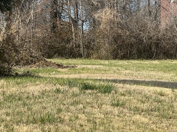 5849 Maple Ave, Saint Louis, MO 63112
