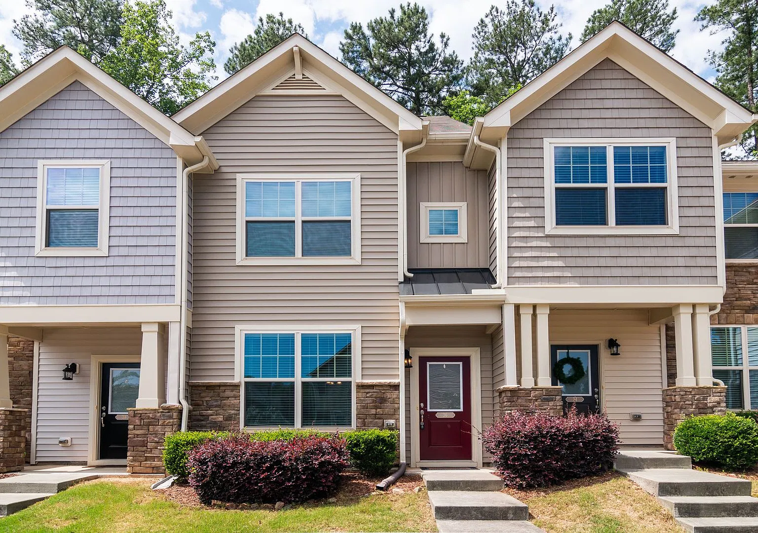 Beautiful 2 bedroom, 2.5 bathroom with Loft in Thompson Ridge! — Photo 1