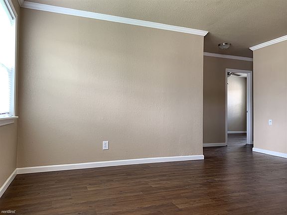 LIVING+DINING AREA (9)