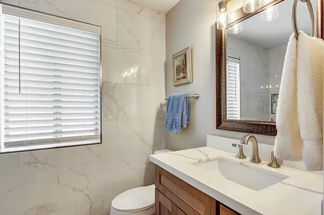 10932 W Tropicana Cir — Photo 21