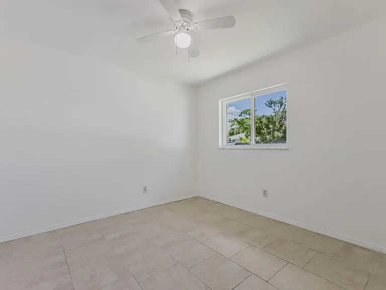 16599 Davis Rd — Photo 24