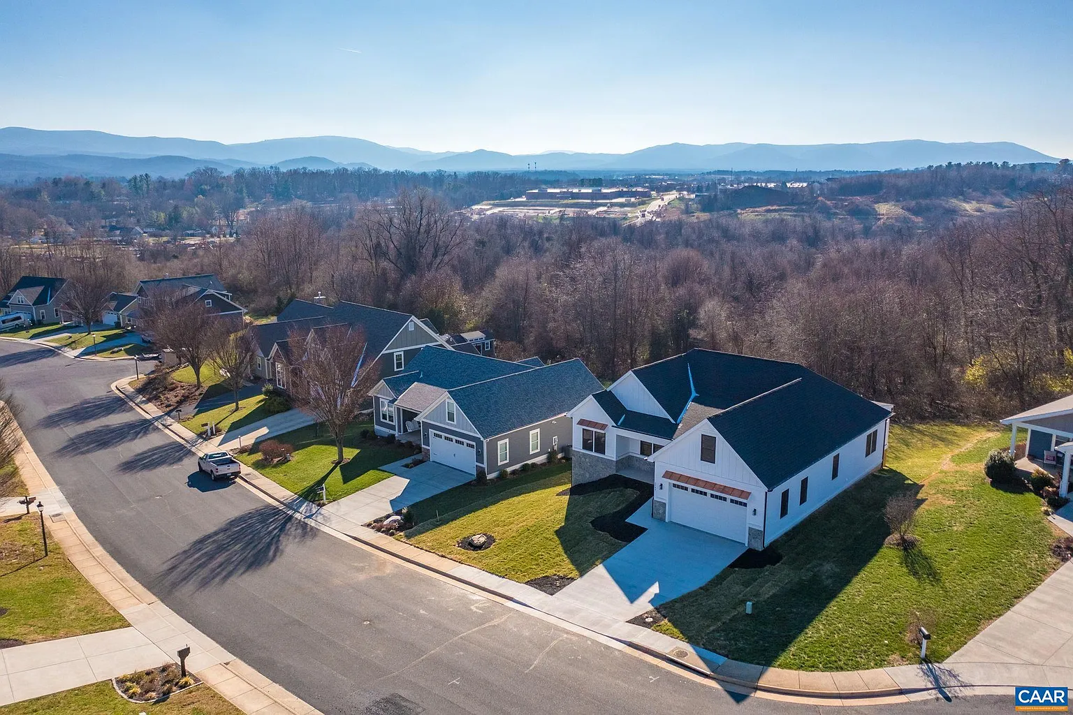 2524 Belvue Rd photo 1