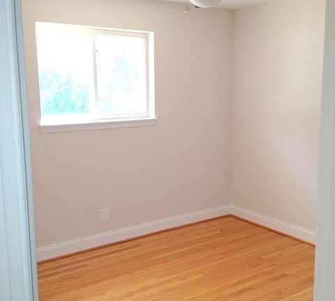 5th image of 118 Bim St APT B