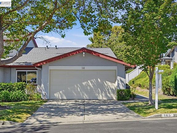 3rd image of 165 Rosario Ct