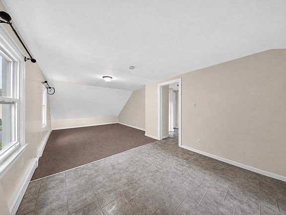 5th image of 53 Mohican Ave #2