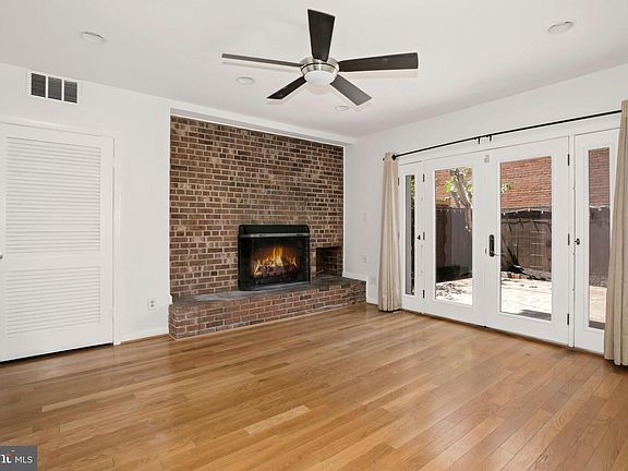 3rd image of 501 S Royal St
