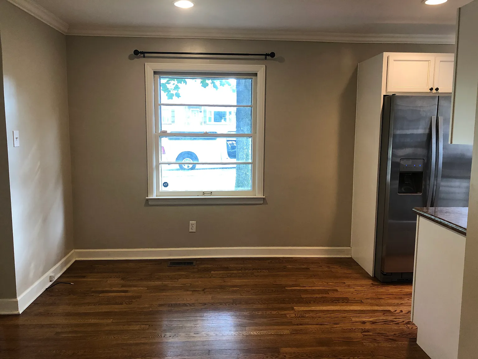 523 Lone Oak Dr — Photo 3