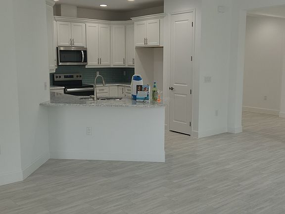 5th image of 237 Gypsy Palace Ln