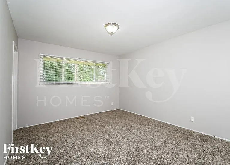 1335 Pepperhill Dr — Photo 7