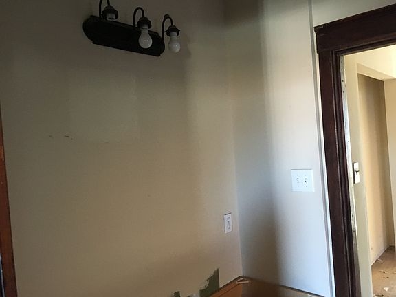 5th image of 4506 Pennsylvania Ave