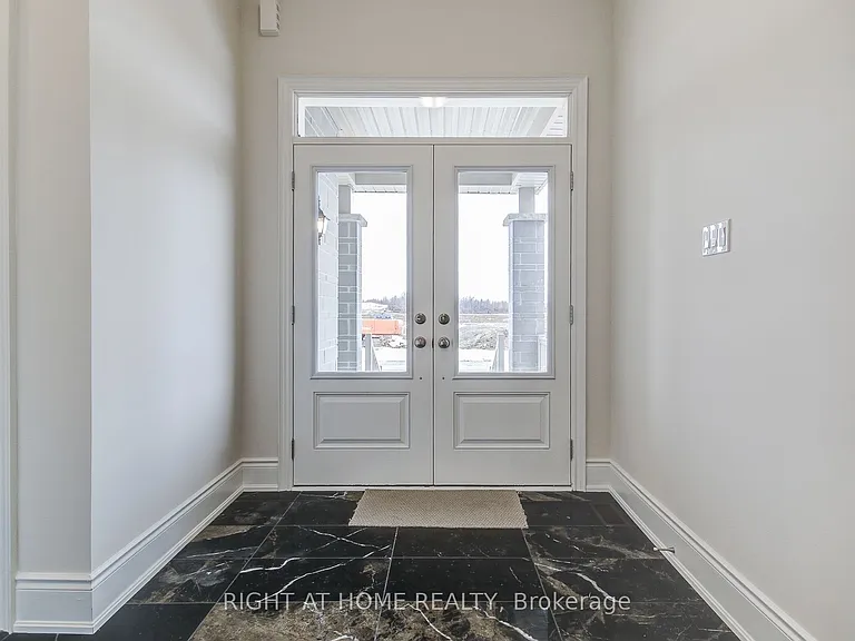 51 Lorrain Hand Cres — Photo 2