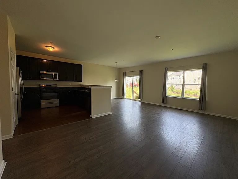 948 King Way — Photo 15