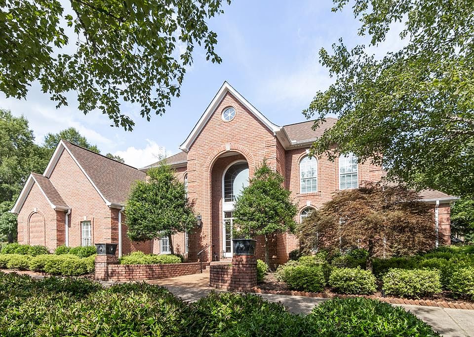1st image of 3636 Lyles Dr