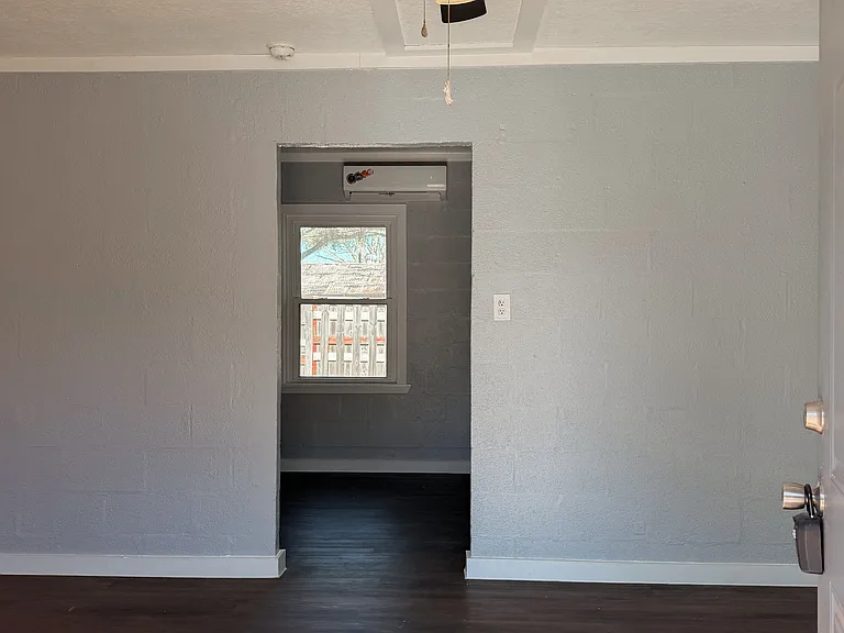 Alvin Apartments — Photo 43