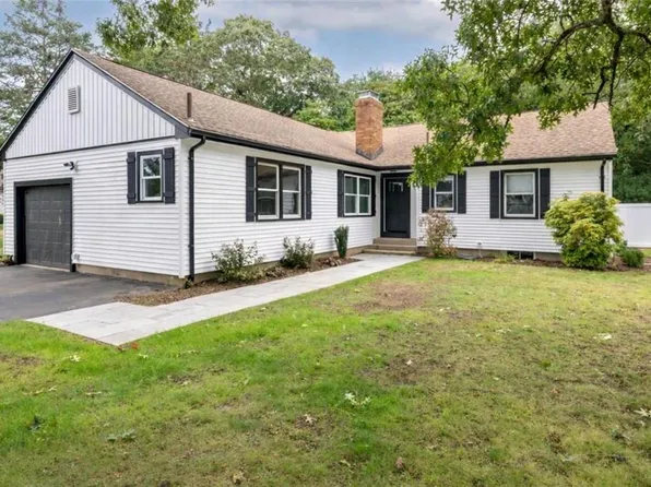 5 Sweetfern Rd, Warwick, RI 02888
