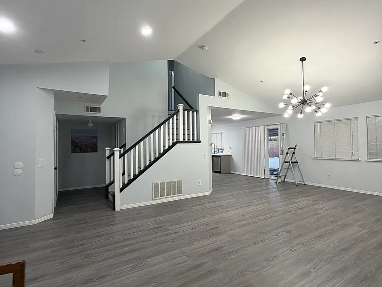1779 W Summit St — Photo 3