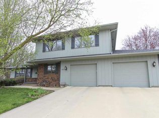 442 Olympic Dr, Waterloo, IA 50701